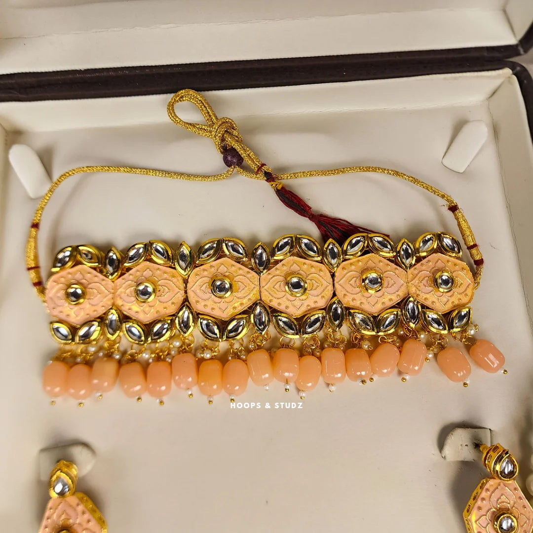 Shelas (Peach) Choker Set