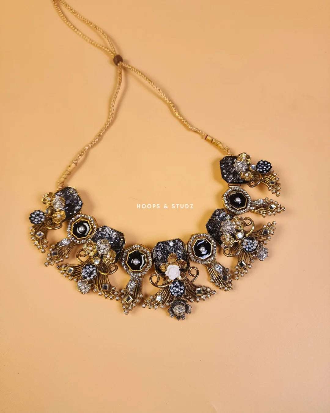 Hizeeka Crushed Stone Choker Set