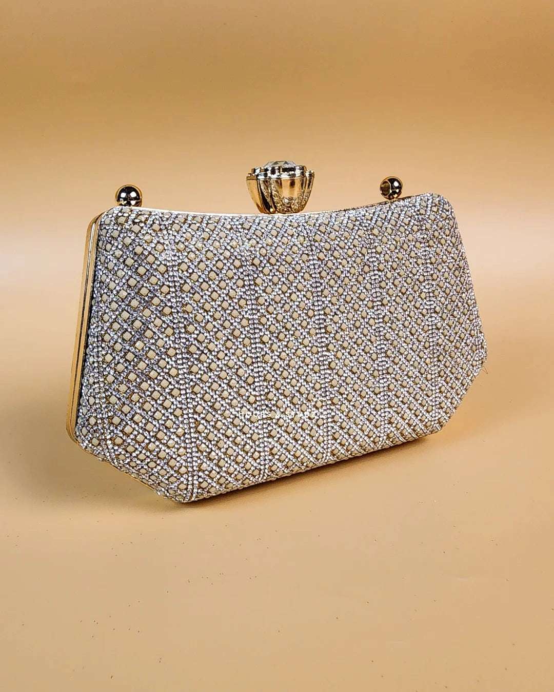 Donna Bridal Fancy Hand Clutch