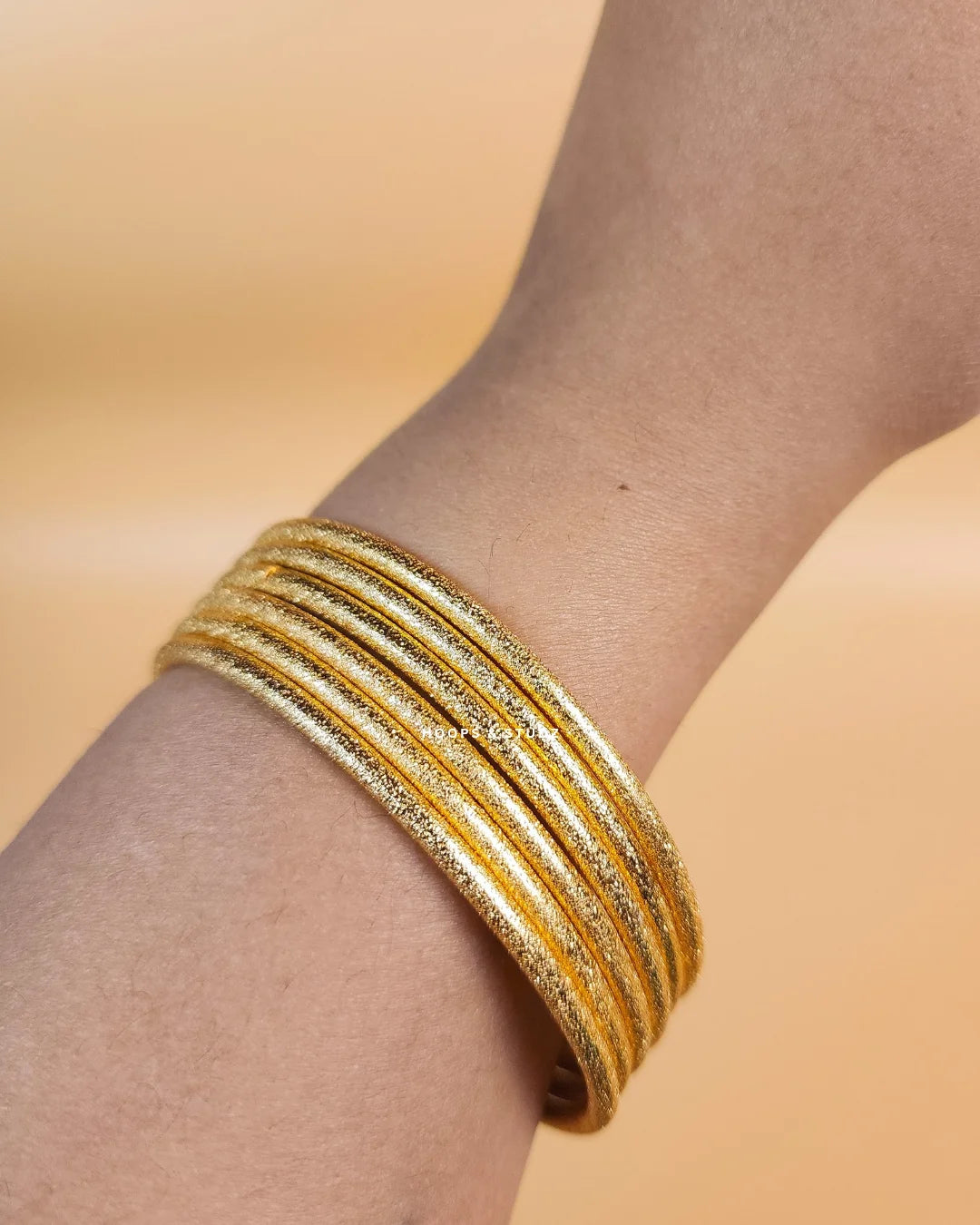 Dhanak Chooriyan in Matte Golden