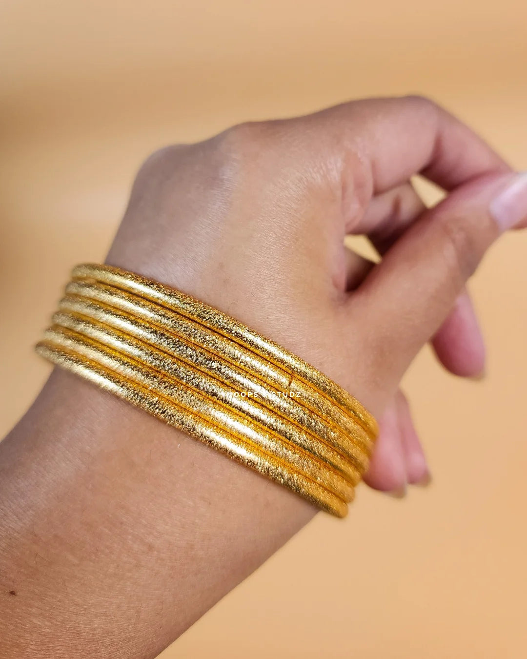 Dhanak Chooriyan in Matte Golden