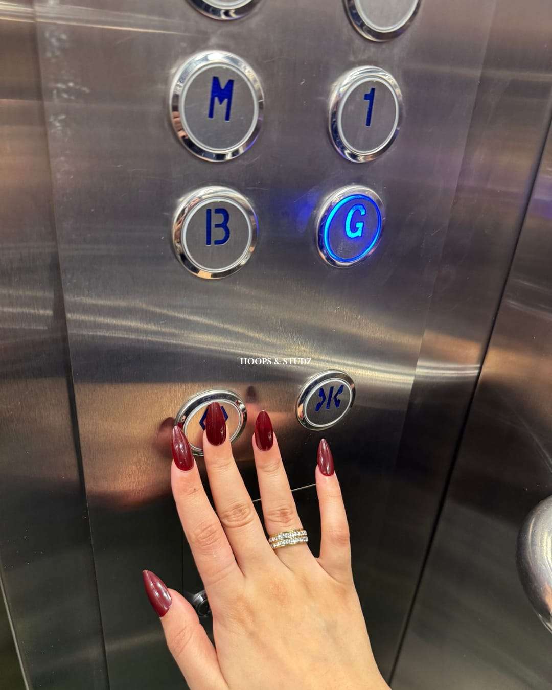Glossy Almond Burgundy Press on Nails - N008