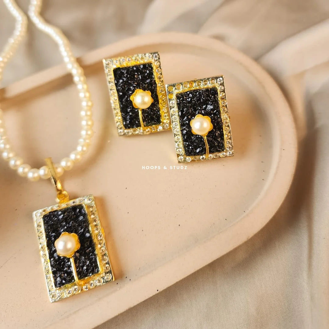 Tasneem Pendant Set
