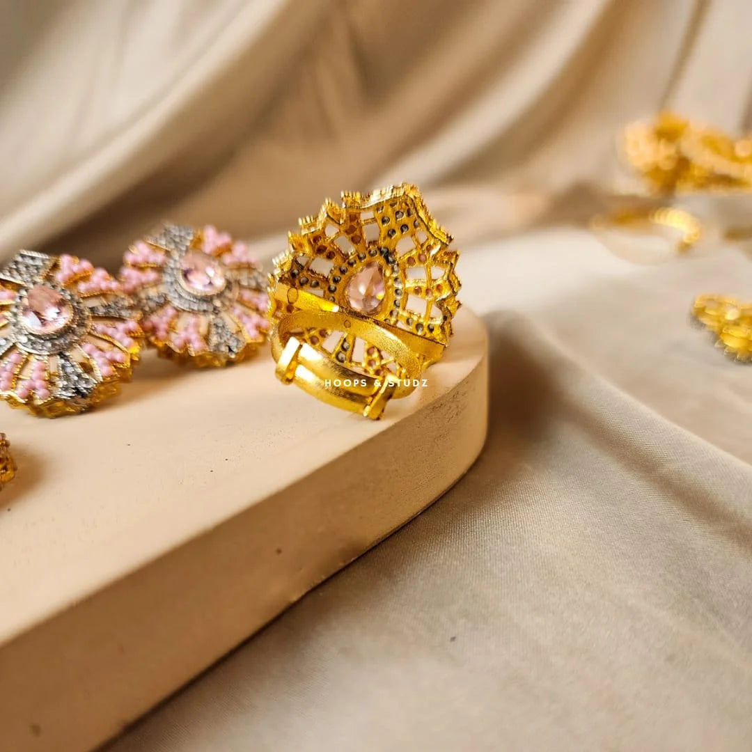 Um e Aimen Pendant Set