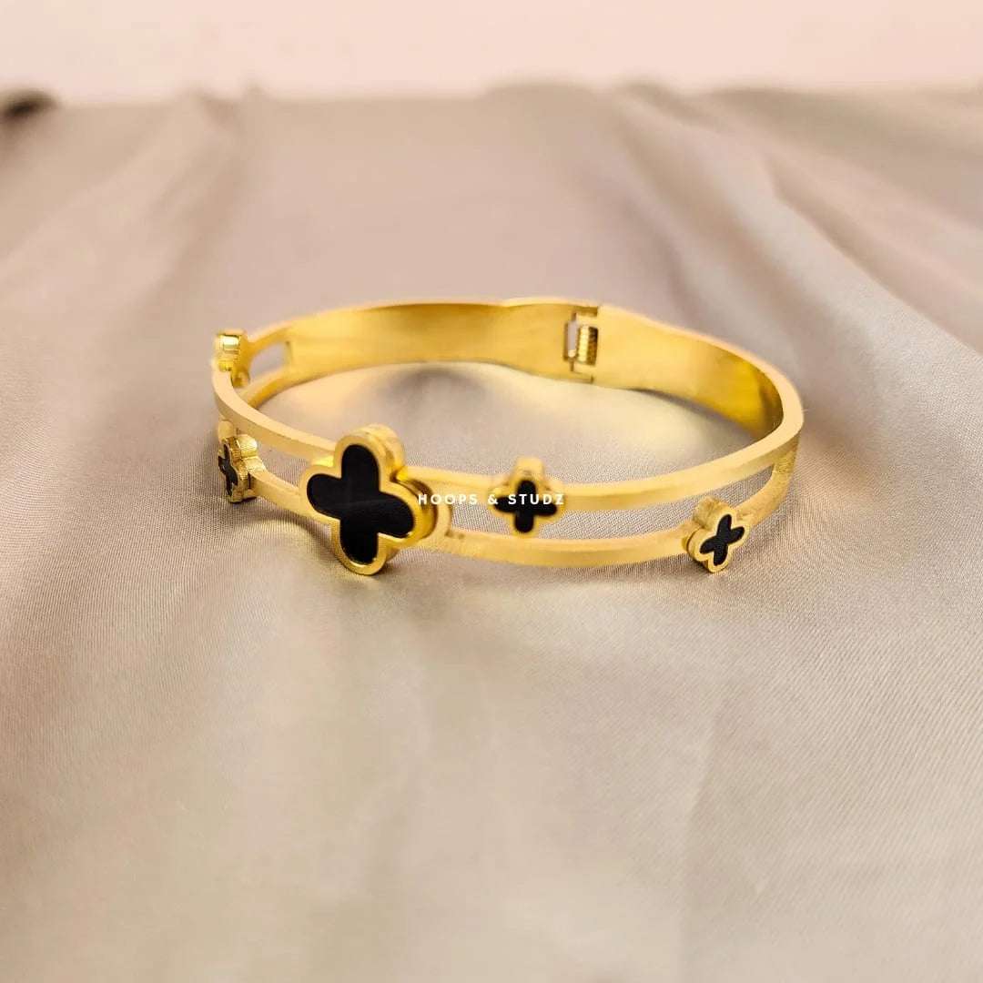 Ladies Van Cleef Bracelet - D4