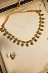 Fyhaa Kundan Jewelry Set