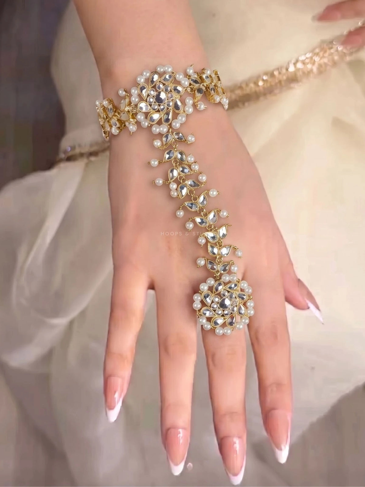 Gulrukh Hand Angla in Farshi Kundan