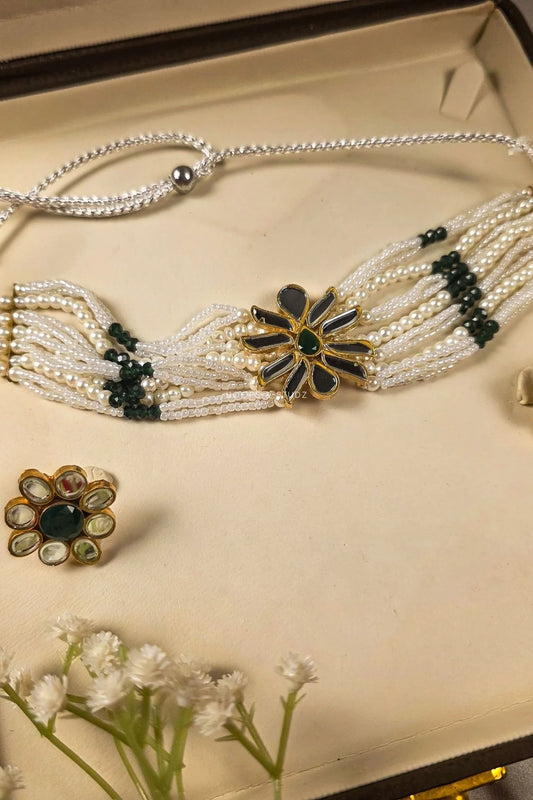 Phool Kundan Choker Jewelry Set- Green and White