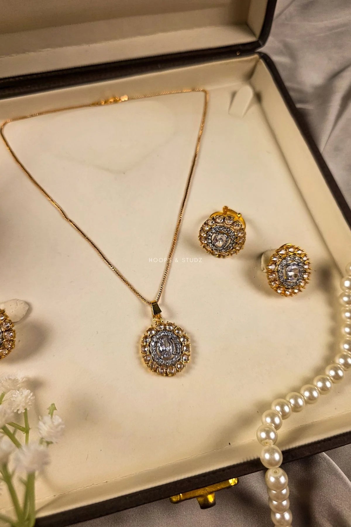 Rehmala Halo Necklace Set