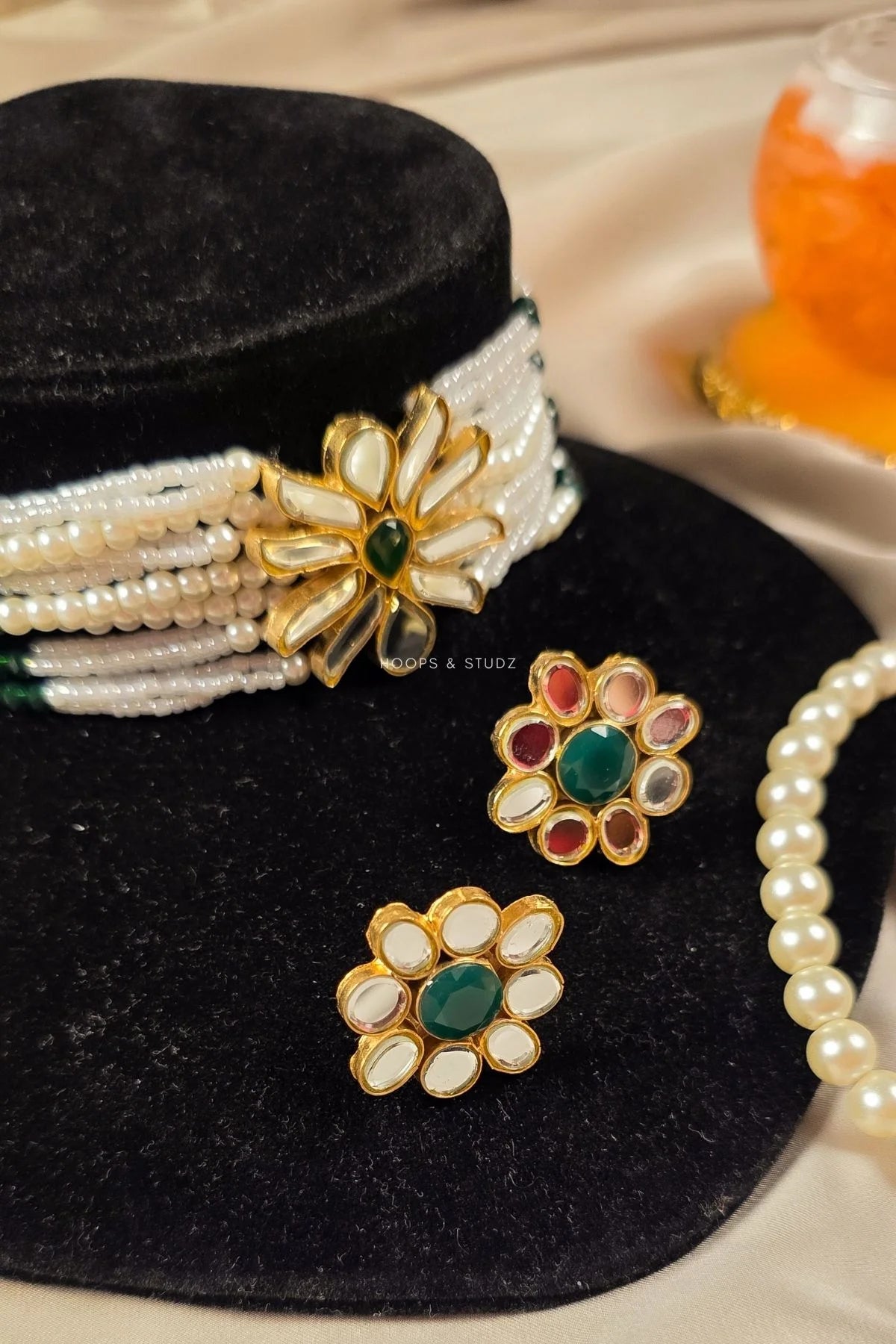 Phool Kundan Choker Jewelry Set- Green and White