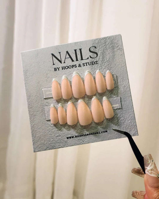 Silver Lining Almond Shape Press on Nails - N013