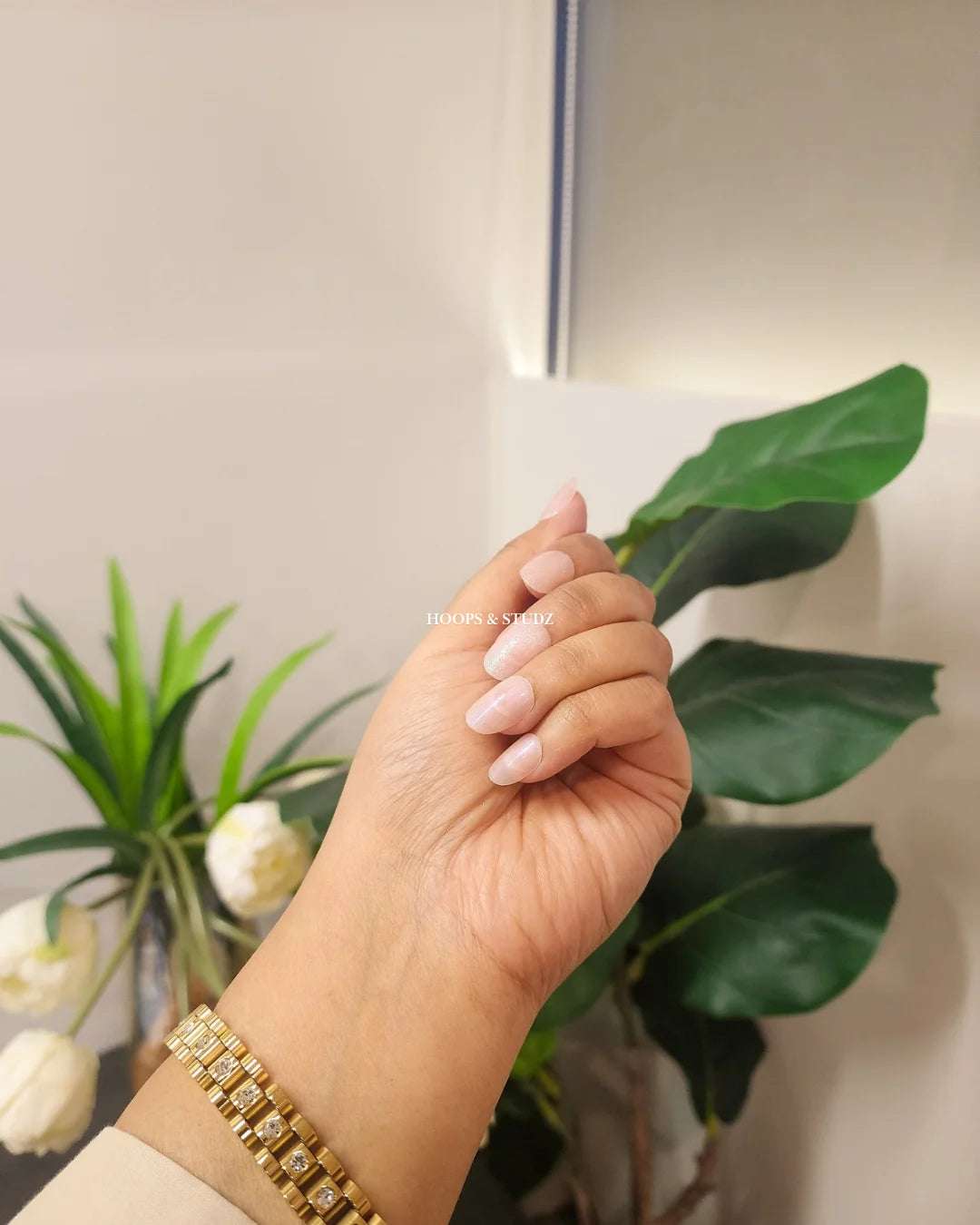 Short Almond Press on Nails - N009