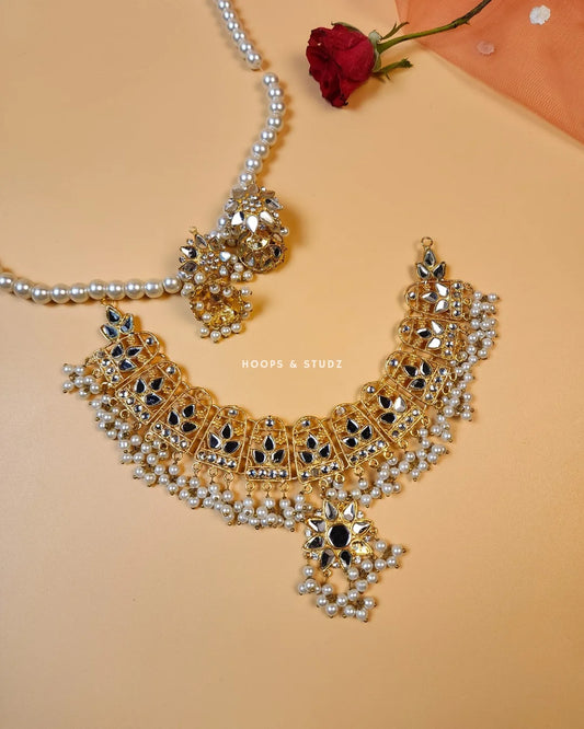Yasaman Thappa Kundan Choker Set