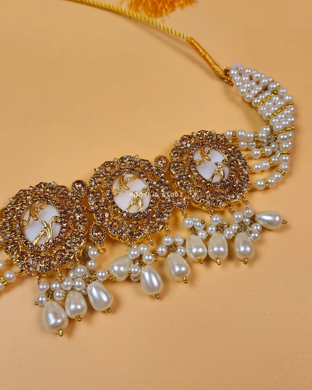 Leena choker set