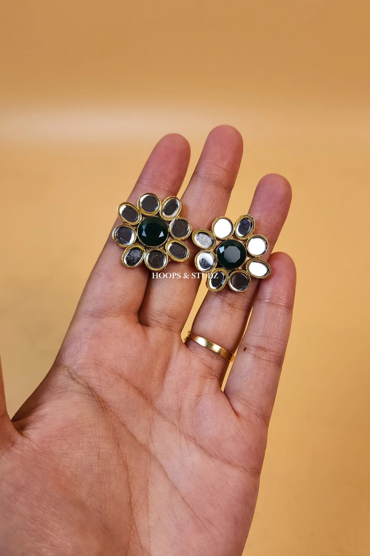 Phool Kundan Choker Jewelry Set- Green and White