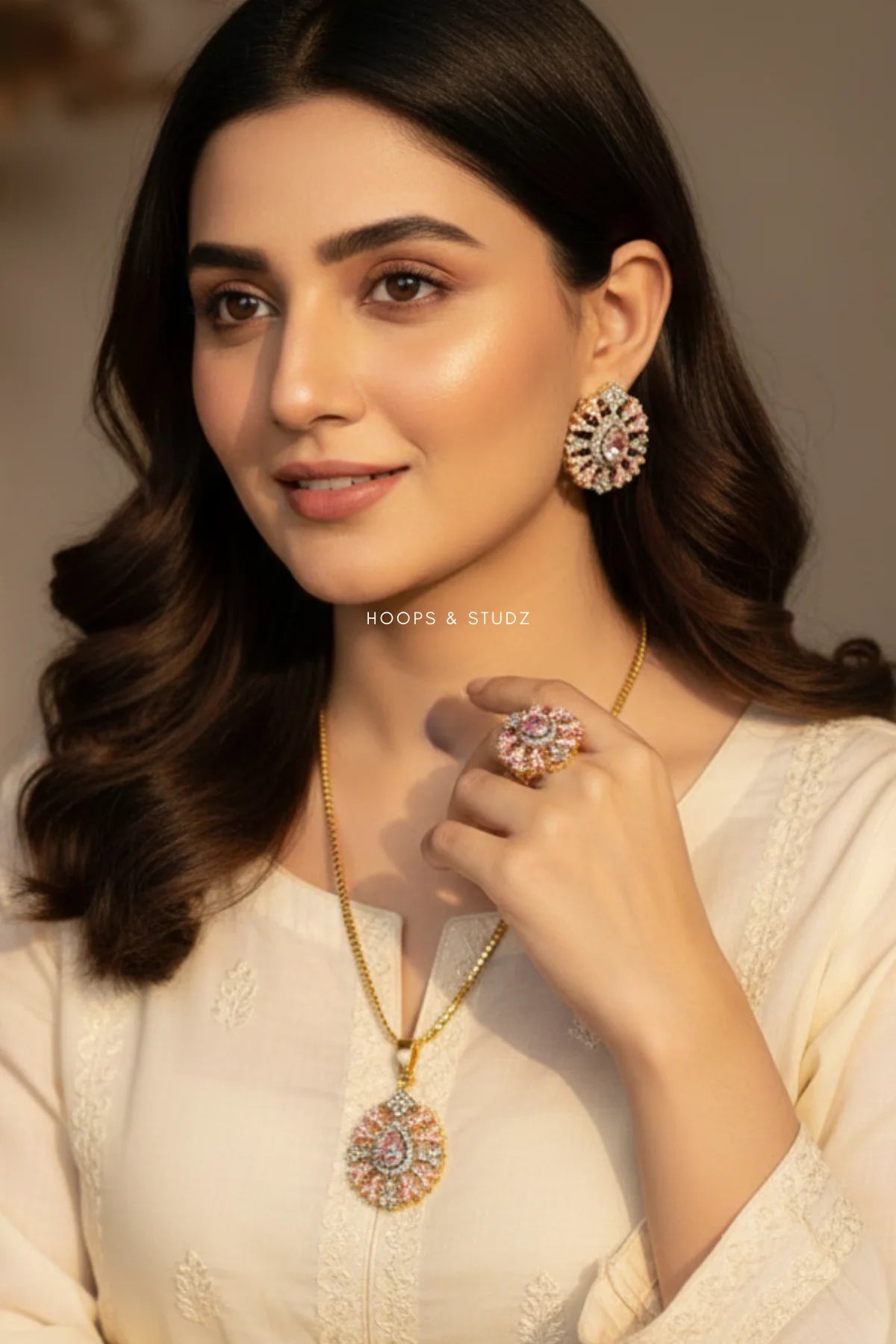 Um e Aimen - Pendant Set With Ring & Earrings