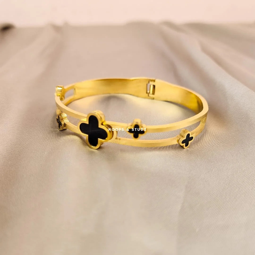 Ladies Van Cleef Bracelet - D4